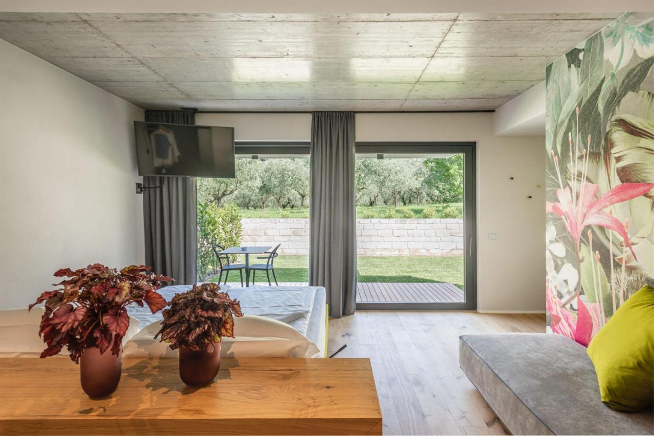 Bed and Breakfast Oleeva Garda Living - Adults Only Рива-дель-Гарда Экстерьер фото